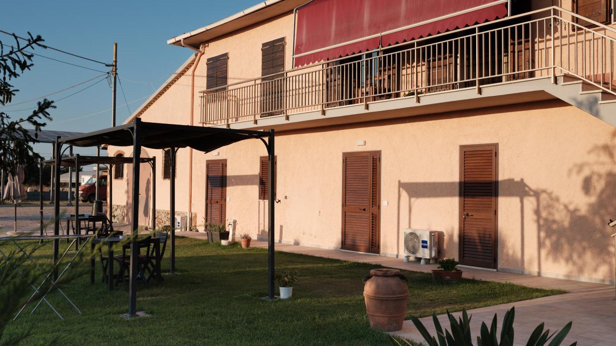 Agriturismo Da Michele E Carmela Di Voli Patrizia Donoratico Esterno foto